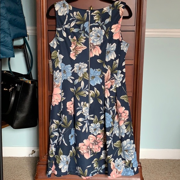 NWT Gabby Skye for & flare floral print dress - Picture 2 of 4